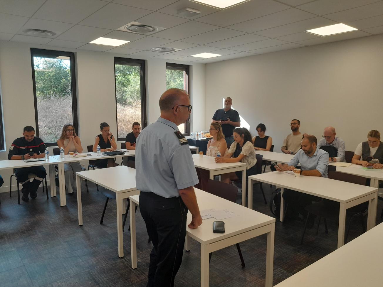Briefing des participants à l'exercice final du projet RéSoCIO